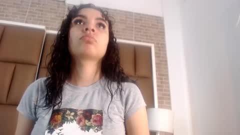 Snapshot of kim_lennon chatting on February 2025 02:00:01 PM K I M online show from February 2025 02:00:01 PM