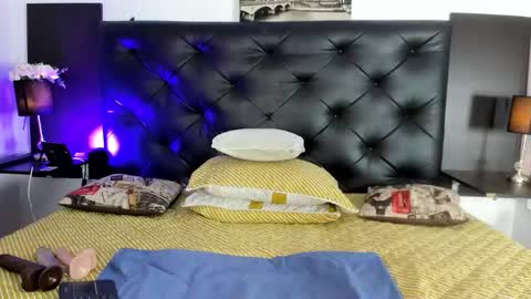 Kim Marquez online show from December 2025 07:44:01 PM