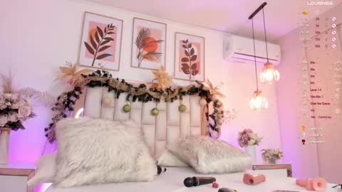 KIM  online show from December 2024 11:06:02 PM