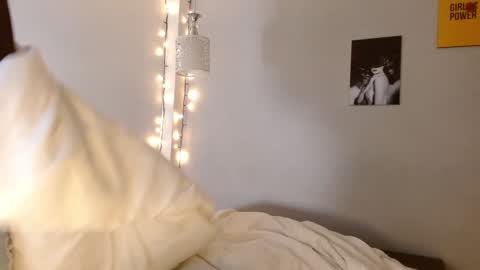 Kim  Yuk online show from December 2024 03:30:01 PM