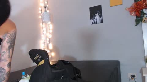 Kim  Yuk online show from December 2024 02:10:02 AM