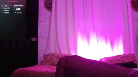 Snapshot of kimandyuk chatting on December 2025 12:04:01 AM Kim Yuk online show from December 2025 12:04:01 AM