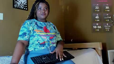 Snapshot of kimberly__4 chatting on February 2025 08:10:02 PM Kimberly 4 online show from February 2025 08:10:02 PM
