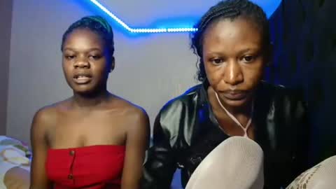 Snapshot of kimberly_chloe chatting on June 2026 07:13:01 PM Kimberly online show from June 2026 07:13:01 PM
