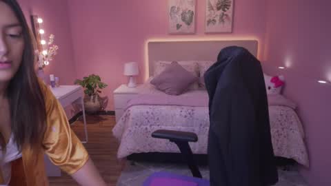 Snapshot of kimberly_clars chatting on September 2025 10:36:01 PM Kimberly 1200-1900 GMT-5 online show from September 2025 10:36:01 PM