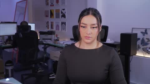 Snapshot of kimberly_clars chatting on December 2025 06:57:02 PM Kimberly 1200-1900 GMT-5 online show from December 2025 06:57:02 PM