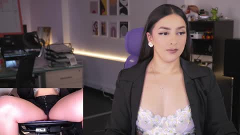 Snapshot of kimberly_clars chatting on May 2026 09:00:01 PM Kimberly 1200-1900 GMT-5 online show from May 2026 09:00:01 PM
