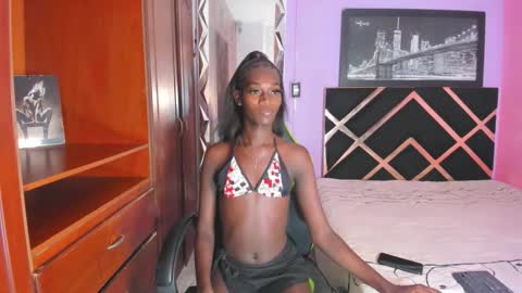 Snapshot of kimberly_ebonny chatting on November 2025 01:35:02 PM kimberly_ebonny online show from November 2025 01:35:02 PM