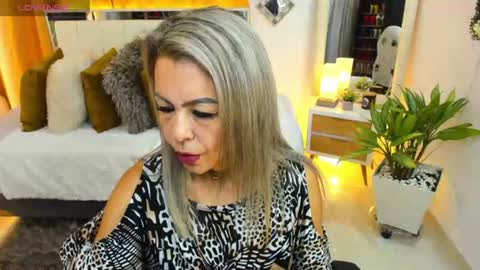 Kimberly  online show from June 2026 10:25:01 PM
