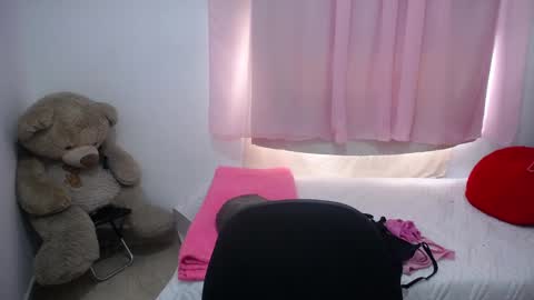 Kim online show from February 2025 04:16:02 PM