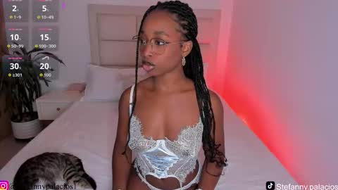 Snapshot of kimberlylenox chatting on November 2025 10:24:01 PM Queen Kim online show from November 2025 10:24:01 PM