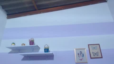 Kim  online show from November 2025 06:06:02 PM