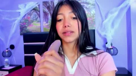 Kimberly Villalobos online show from October 2025 12:50:02 PM