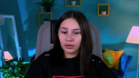 kimclarks online show from November 2025 02:37:02 PM