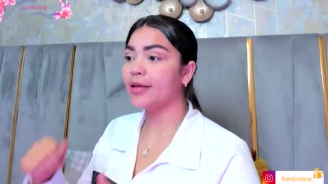 Snapshot of kimdevinne chatting on October 2025 03:28:01 AM KIM online show from October 2025 03:28:01 AM