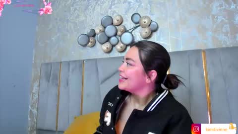 Snapshot of kimdevinne chatting on November 2025 02:45:02 AM KIM online show from November 2025 02:45:02 AM