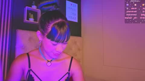 kimhilton online show from February 2026 04:33:01 AM