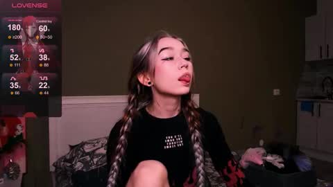 Snapshot of kimiko_luv chatting on October 2025 11:40:01 AM Kimiko online show from October 2025 11:40:01 AM