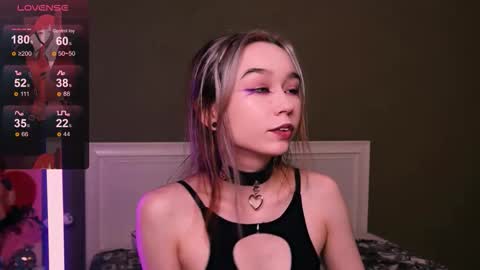 Snapshot of kimiko_luv chatting on November 2025 06:24:02 PM Kimiko online show from November 2025 06:24:02 PM