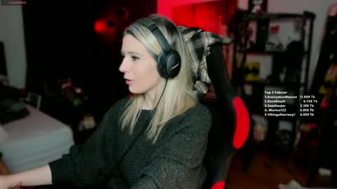 Wolfs Girl online show from February 2025 08:54:02 PM