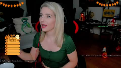 Wolfs Girl online show from October 2025 07:01:02 PM