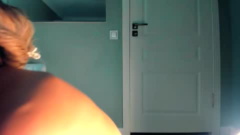 Snapshot of kimisun chatting on September 2025 09:51:01 PM Kiki online show from September 2025 09:51:01 PM