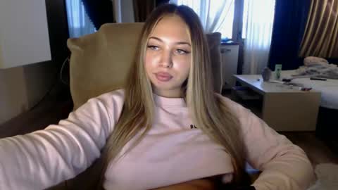 Snapshot of kimlee4 chatting on November 2025 01:22:02 PM Kim Lee online show from November 2025 01:22:02 PM