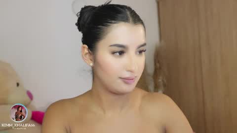 Kim  online show from April 2026 01:30:01 AM