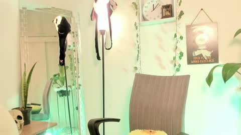 Kimm online show from February 2025 05:09:01 AM