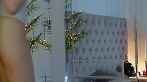 kimmdaviss online show from June 2026 02:22:01 PM