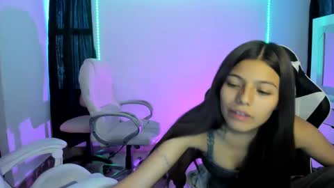 Snapshot of kimmi_foxy chatting on January 2025 10:19:01 PM kimmi online show from January 2025 10:19:01 PM