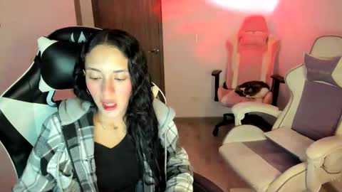 kimmi online show from October 2025 11:15:01 PM