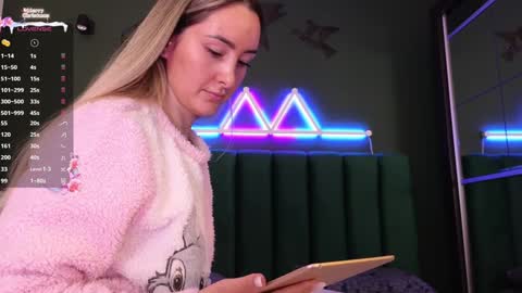 Kimmie online show from December 2024 06:26:02 PM