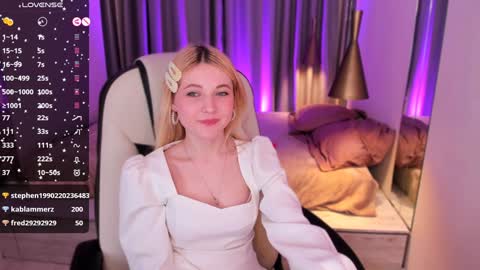 Snapshot of kimmie_shine chatting on December 2024 05:08:01 PM Your Kimmie follow me online show from December 2024 05:08:01 PM