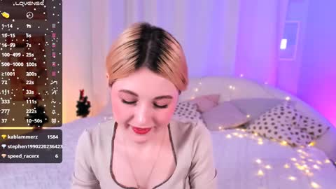 Snapshot of kimmie_shine chatting on January 2025 07:54:01 PM Your Kimmie follow me online show from January 2025 07:54:01 PM