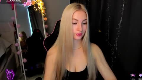 Snapshot of kimmy1_powell chatting on March 2026 02:34:02 AM kimmy1_powell online show from March 2026 02:34:02 AM