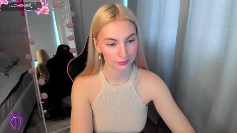 kimmy1_powell online show from May 2026 03:45:02 AM