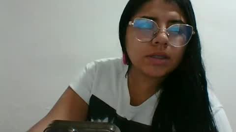 Snapshot of kimmy_kimmy_ chatting on February 2025 06:37:02 PM Kimmy online show from February 2025 06:37:02 PM