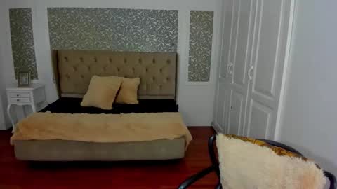 Kim online show from September 2025 07:46:02 PM