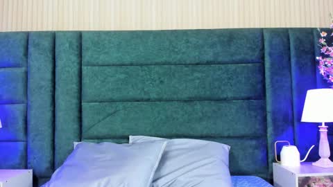 Kim  online show from March 2026 01:17:02 PM