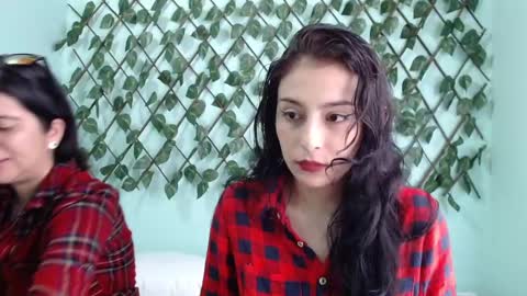 Snapshot of kimzu2830 chatting on March 2025 12:26:02 PM Kim and Zuka online show from March 2025 12:26:02 PM