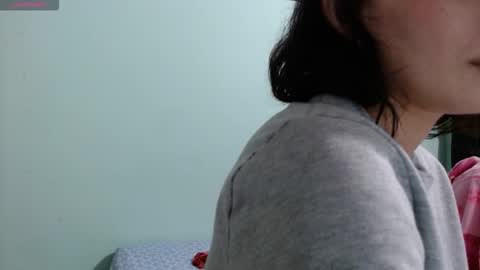 Snapshot of kimzu2830 chatting on October 2025 12:55:01 AM Kim and Zuka online show from October 2025 12:55:01 AM