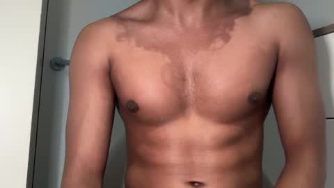 Snapshot of kinda_horny_right_now chatting on February 2026 03:04:01 AM Isaac online show from February 2026 03:04:01 AM