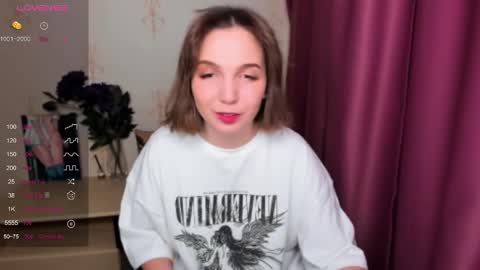 Snapshot of kindhazelhere_ chatting on January 2025 01:04:02 AM Hazel online show from January 2025 01:04:02 AM