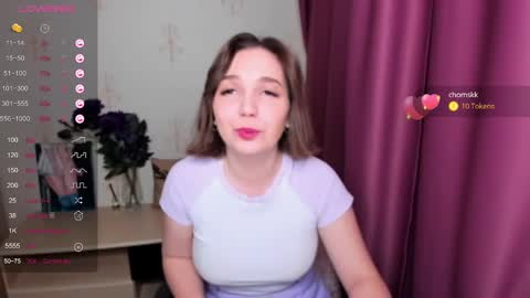 Snapshot of kindhazelhere_ chatting on January 2025 12:04:02 PM Hazel online show from January 2025 12:04:02 PM