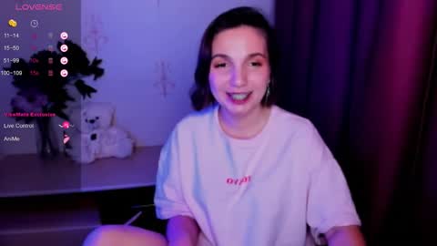 Hazel online show from November 2025 10:32:02 PM