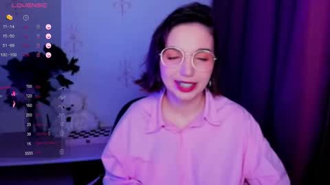 Hazel online show from November 2025 07:45:02 PM