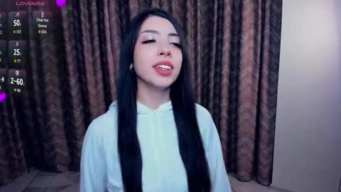 Snapshot of kindraevert chatting on November 2025 04:37:01 AM Megan online show from November 2025 04:37:01 AM