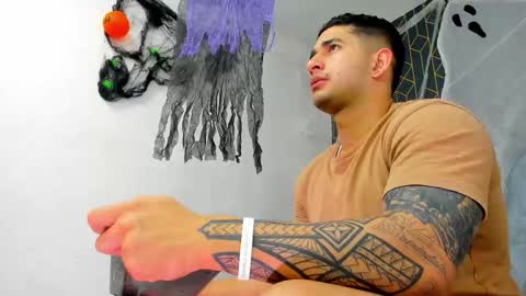 Angel Falconer online show from October 2025 03:06:01 AM