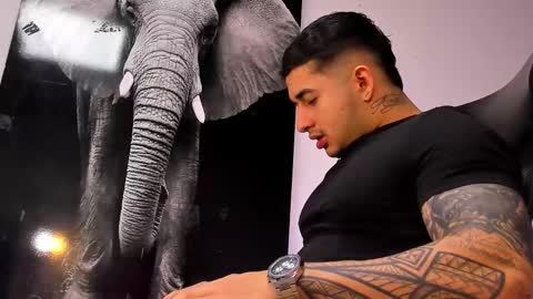 Angel Falconer online show from October 2025 03:10:02 AM